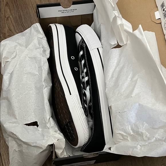 Converse Black and White Sneakers - Picture 1 of 2